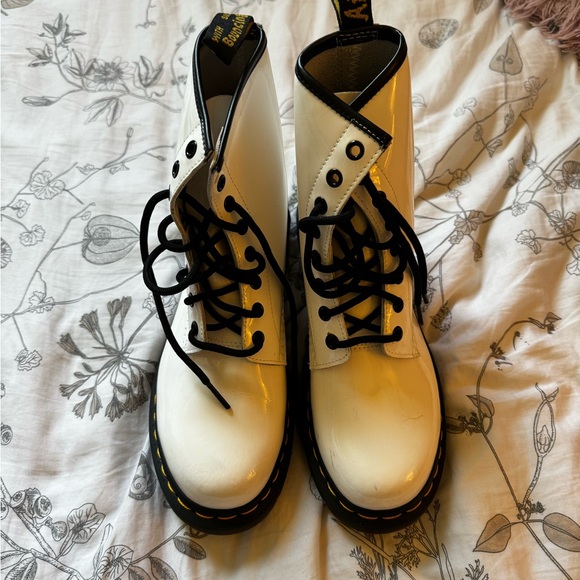 White doc martens! worn once - Picture 2 of 2